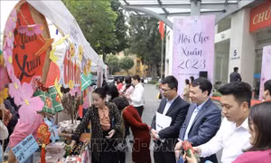 Sôi nổi Hội chợ Xuân 2023 gây quỹ Nghĩa tình đoàn viên TTXVN