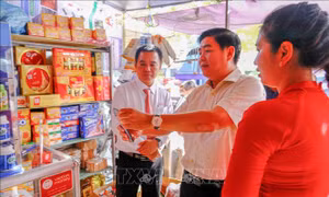 Cần Thơ: Đưa thanh toán không dùng tiền mặt tới chợ nông thôn
