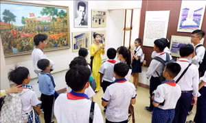 Học Lịch sử qua hành trình tiếp nối truyền thống trung dũng, kiên cường