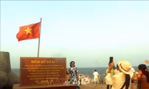 Khi 'đảo thép' làm du lịch- Bài 2: 'Mở lối' ra đảo