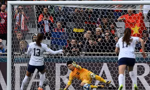 World Cup nữ 2023: FIFA khen ngợi thủ môn Kim Thanh