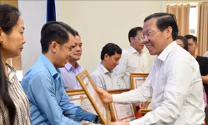 Tiếp tục lan tỏa, nhân rộng 'Những tấm gương thầm lặng mà cao cả'
