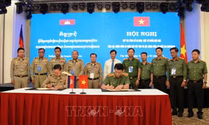 Hợp tác củng cố an ninh trật tự trên tuyến biên giới Việt Nam - Campuchia