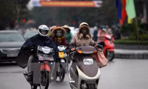 Không khí lạnh tiếp tục gây mưa dông ở Bắc Bộ, đề phòng lốc, sét, mưa đá 