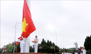 Lễ thượng cờ Tổ quốc nhân kỷ niệm 62 năm ngày Bác Hồ ra thăm đảo Cô Tô 