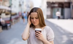 Ô nhiễm không khí, nhiệt độ cực đoan có thể làm tăng nguy cơ đau nửa đầu