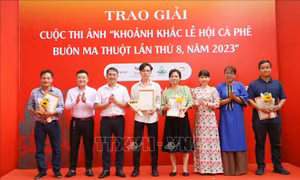'Lễ hội đường phố' đạt giải Nhất cuộc thi ảnh Khoảnh khắc Lễ hội Cà phê Buôn Ma Thuột