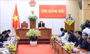 Thủ tướng Phạm Minh Chính làm việc với Ban Thường vụ Tỉnh ủy Quảng Ngãi