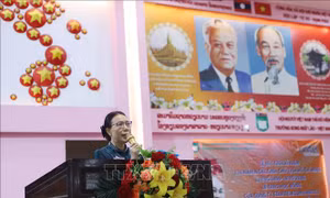 Kỷ niệm 136 năm Ngày sinh Chủ tịch Hồ Chí Minh tại Trường Song ngữ Lào-Việt Nam Nguyễn Du 