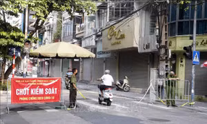 Hà Nội: Tháo dỡ 39 chốt kiểm soát dịch tại các tuyến đường ra, vào vùng đỏ
