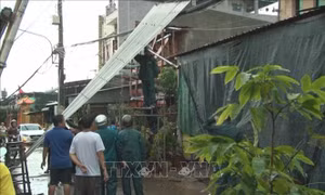 Dông lốc gây nhiều thiệt hại tại thị xã Hồng Ngự