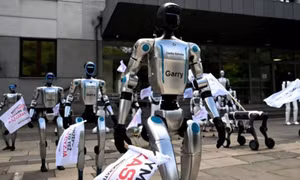 Ba Lan: Robot biểu tình kêu gọi tăng cường quy định với AI
