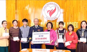 Trao quà Xuân, gửi ân tình