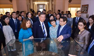 Thủ tướng Phạm Minh Chính và Phu nhân cùng Thủ tướng Nhật Bản và Phu nhân thăm Bảo tàng Lịch sử Quốc gia