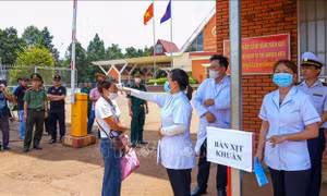 Tiếp nhận 86 công dân Việt Nam do Campuchia trao trả