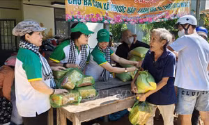 Trong tâm cơn 'đại hồng thủy'- Bài 4: Giúp người dân đứng dậy sau lũ dữ