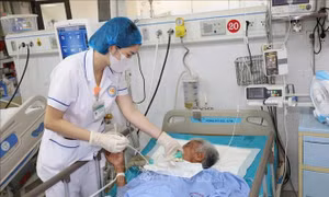 Cấp cứu thành công cho người bị uốn ván nặng biến chứng suy hô hấp