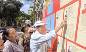 Phát huy tinh thần trách nhiệm, cử tri Vĩnh Long tích cực tham gia ngày hội lớn