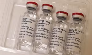 Kêu gọi phá bỏ 'nút thắt cổ chai' trong tiếp cận vaccine phòng COVID-19