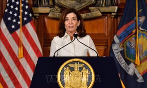 Bắt giữ nghi phạm nổ súng ngoài giáo đường Do Thái ở bang New York