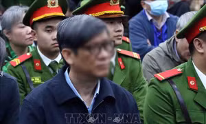 Vụ Việt Á: Cựu Bộ trưởng Bộ Y tế Nguyễn Thanh Long bị đề nghị từ 19 - 20 năm tù