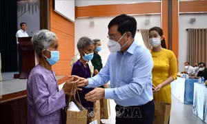 Phó Thủ tướng Thường trực Chính phủ Phạm Bình Minh tiếp xúc cử tri tại huyện Xuyên Mộc, tỉnh Bà Rịa-Vũng Tàu