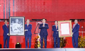 Chủ tịch Quốc hội Vương Đình Huệ dự Lễ công bố thành lập thành phố Phổ Yên, tỉnh Thái Nguyên