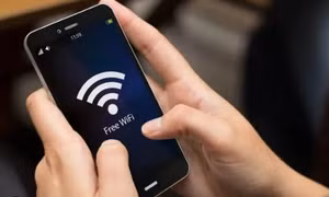 Nguy cơ khi bị lừa dùng mạng WiFi giả nơi công cộng