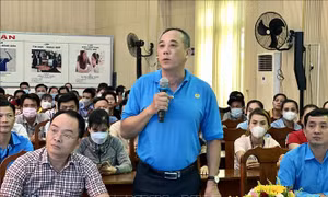 Phản ánh nguyện vọng quyền lợi hợp pháp chính đáng của người lao động tới Quốc hội