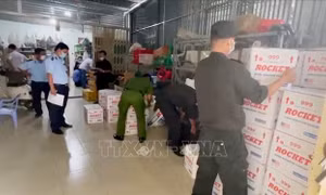 Phát hiện số lượng lớn dầu nhớt nghi giả các thương hiệu nổi tiếng