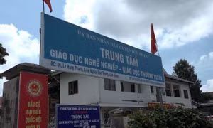 Bắt tạm giam Giám đốc Trung tâm Giáo dục nghề nghiệp, Giáo dục thường xuyên huyện Đức Trọng