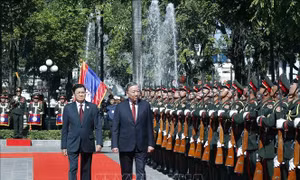 Lễ đón trọng thể Tổng Bí thư Tô Lâm và Phu nhân tại thủ đô Viêng Chăn (Lào)