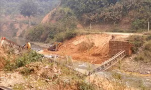 Lai Châu: Sập cầu tạm thủy điện khiến khiến 3 người thương vong