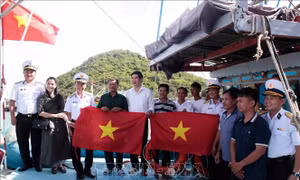 Điểm tựa để ngư dân vươn khơi bám biển
