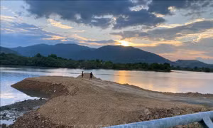 Yêu cầu tạm dừng thi công tuyến cầu tạm phục vụ cho dự án Khu đô thị hỗn hợp thành phố Nha Trang