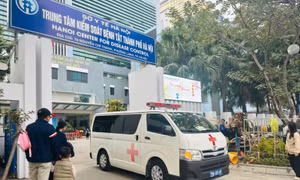 Phòng dịch nghiêm, bầu cử thắng lợi