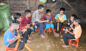 Tiếp nối nhịp cồng chiêng Tây Nguyên cho thế hệ trẻ