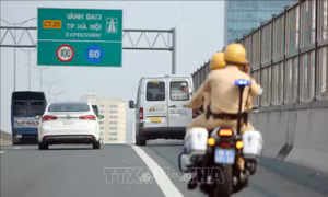 Vi phạm 'đi vào làn dừng xe khẩn cấp' trên Vành đai 3 được xử lý cơ bản