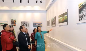 Triển lãm ảnh nghệ thuật 'Hải Dương - Văn hiến và Phát triển'