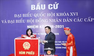 Lãnh đạo Đảng, Nhà nước, MTTQ Việt Nam bỏ phiếu tại các điểm bầu cử ở Hà Nội