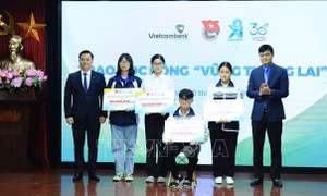 Triển khai học bổng 'Vững tương lai' hỗ trợ học sinh, sinh viên khó khăn