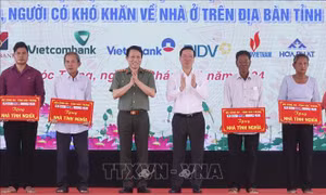 Chủ tịch nước dự lễ tổng kết xây dựng 1.200 căn nhà cho người nghèo ở tỉnh Sóc Trăng