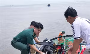 Sự cố dù lượn khiến một người rơi xuống biển Cần Giờ