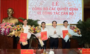 Công bố các Quyết định về cán bộ chủ chốt tỉnh Hậu Giang
