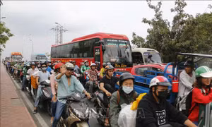 Các cửa ngõ TP Hồ Chí Minh ken cứng người về quê đón Tết