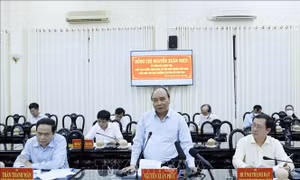 Chủ tịch nước Nguyễn Xuân Phúc làm việc với Ban Thường vụ Tỉnh uỷ Bến Tre