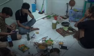 Bảy thanh niên tụ tập nhậu trong mùa dịch bị đề nghị xử phạt 105 triệu đồng