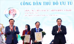 Ngày Giải phóng Thủ đô 10/10: 'Tư lệnh' chống dịch của ngành Y tế Hà Nội