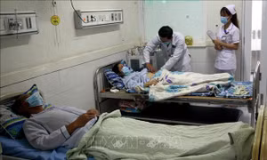 Bà Rịa-Vũng Tàu: Nhiều người nhập viện sau khi dùng cơm trưa