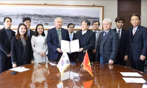 Đại học Quốc gia Incheon ký thỏa thuận cấp học bổng cho sinh viên Việt Nam